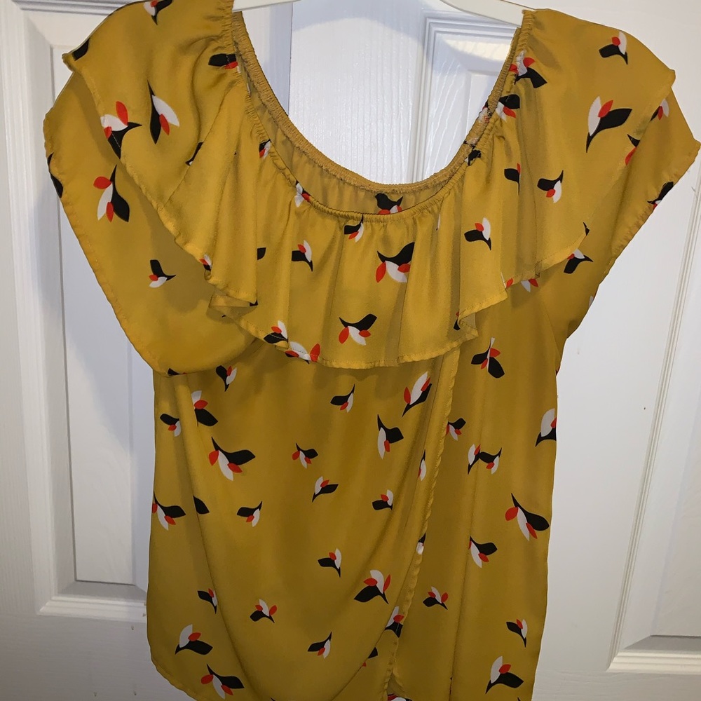 Off shoulder shirt!